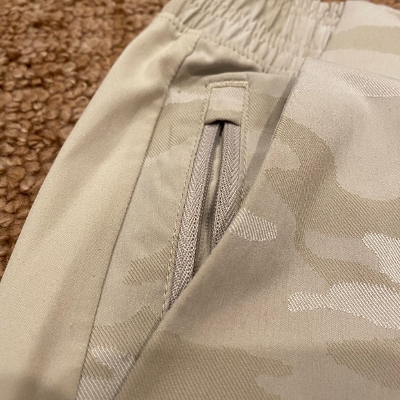 Athleta Brooklyn Camo Jogger Pants Size 0 - Picture 5 of 10